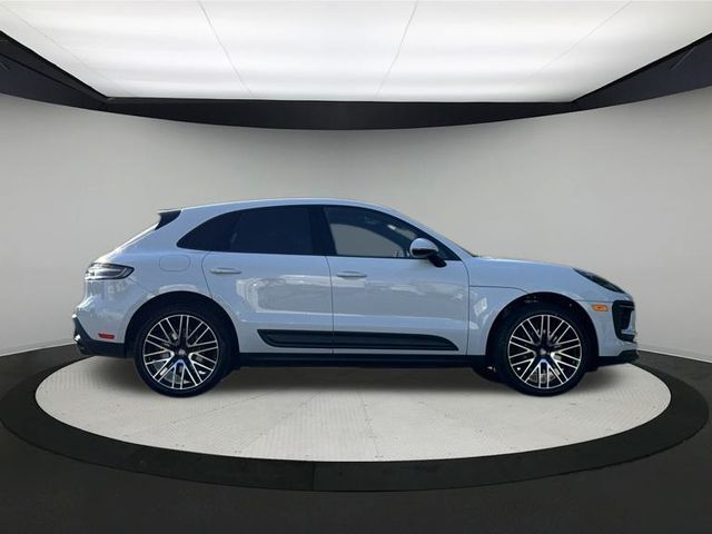 2024 Porsche Macan 