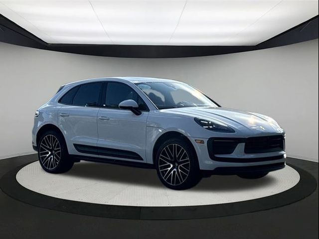 2024 Porsche Macan 