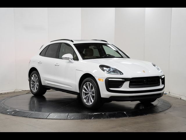 2024 Porsche Macan Base