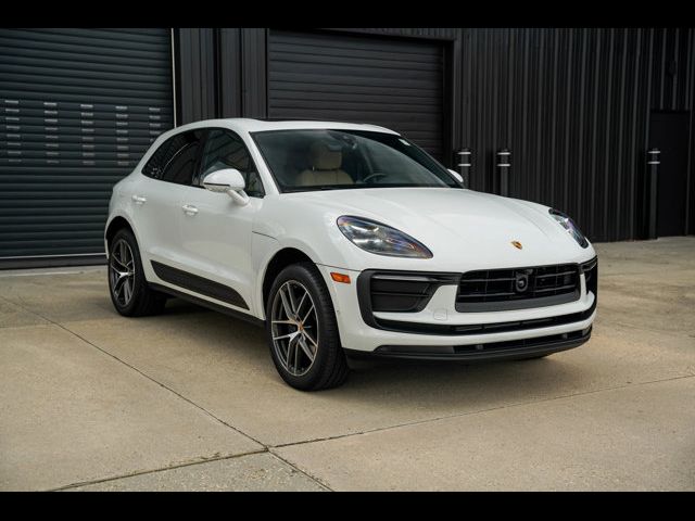 2024 Porsche Macan Base