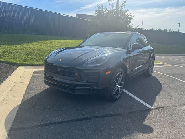 2024 Porsche Macan Base