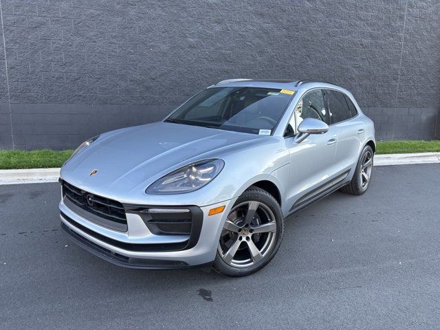 2024 Porsche Macan Base