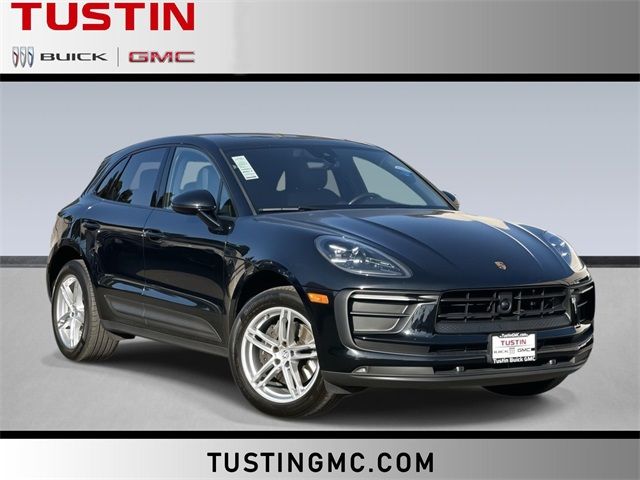 2024 Porsche Macan Base