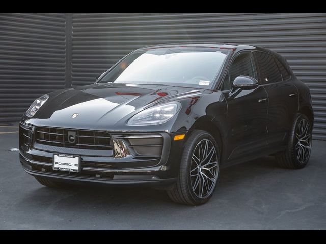 2024 Porsche Macan Base