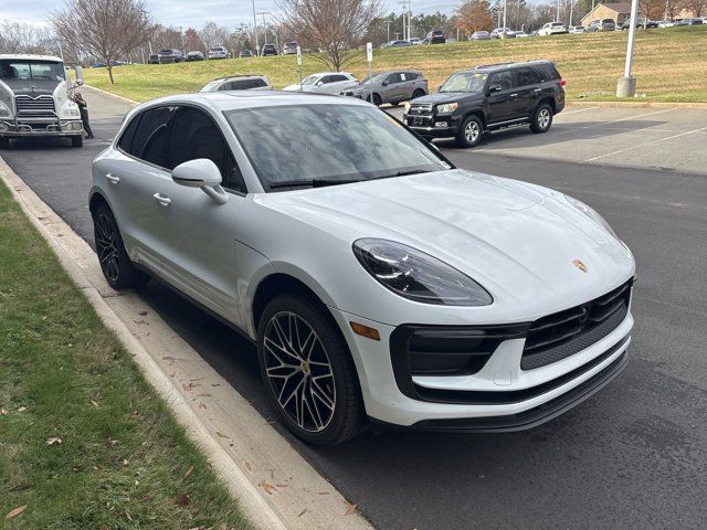 2024 Porsche Macan Base