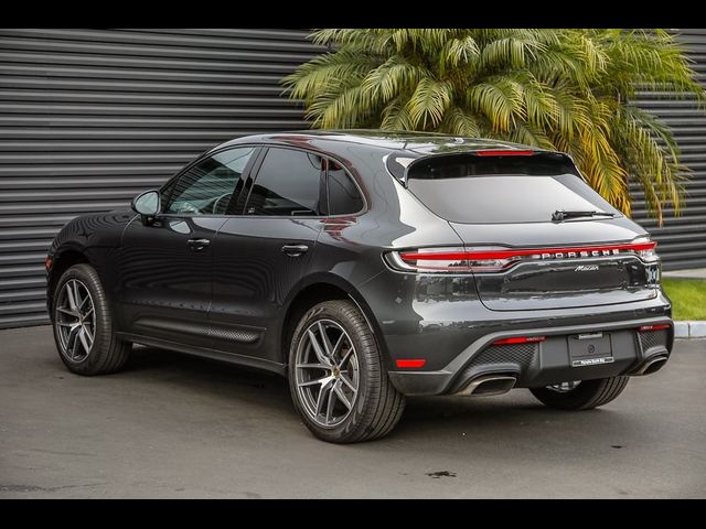 2024 Porsche Macan Base