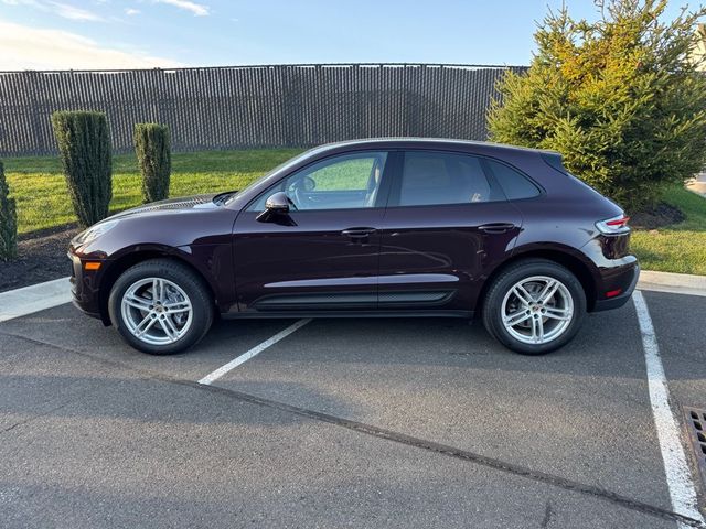 2024 Porsche Macan Base