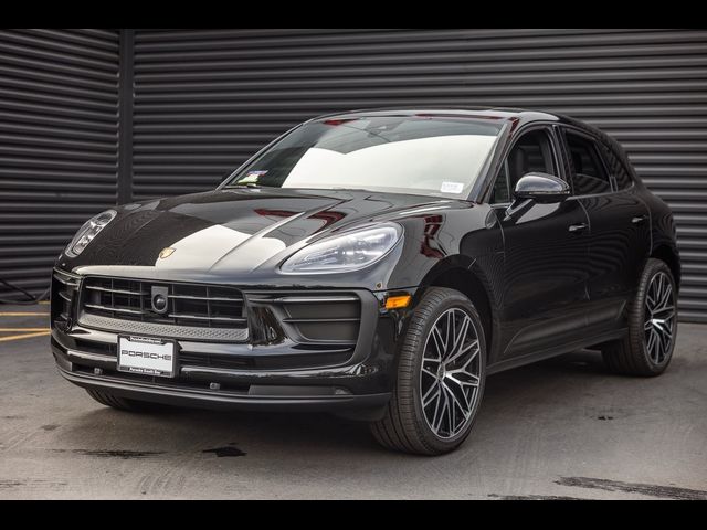 2024 Porsche Macan Base