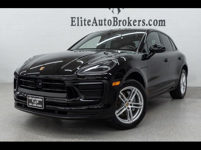 2024 Porsche Macan Base