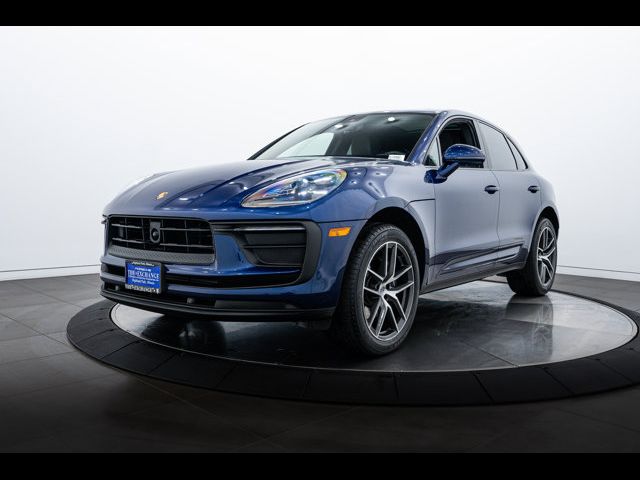 2024 Porsche Macan Base