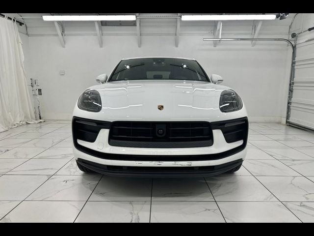 2024 Porsche Macan Base