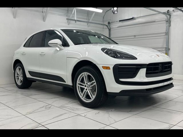 2024 Porsche Macan Base