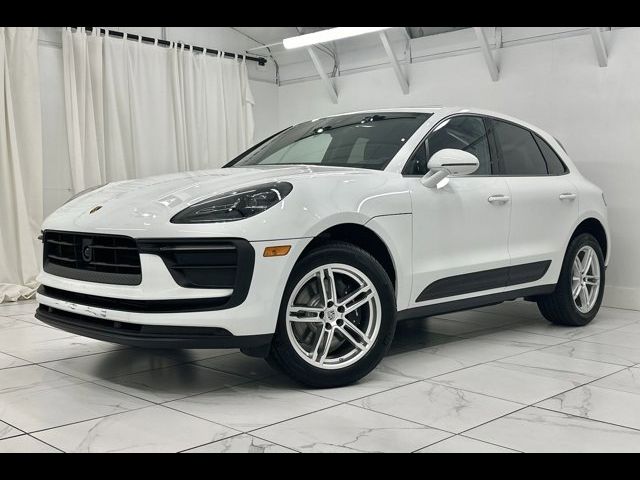 2024 Porsche Macan Base