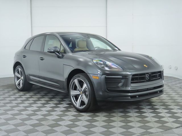 2024 Porsche Macan Base