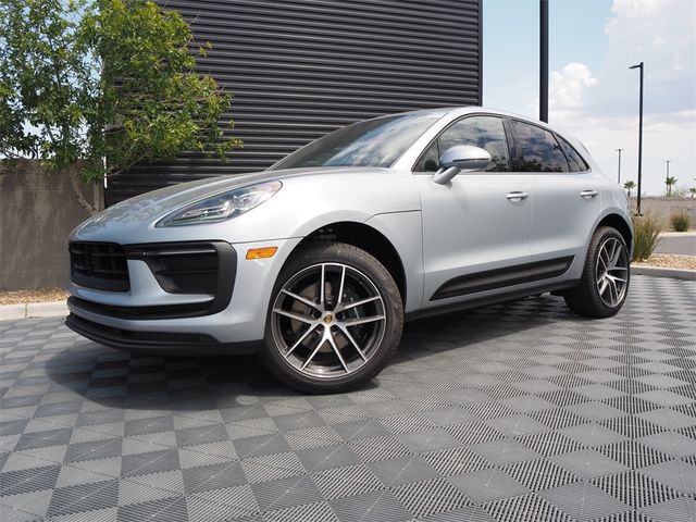 2024 Porsche Macan Base