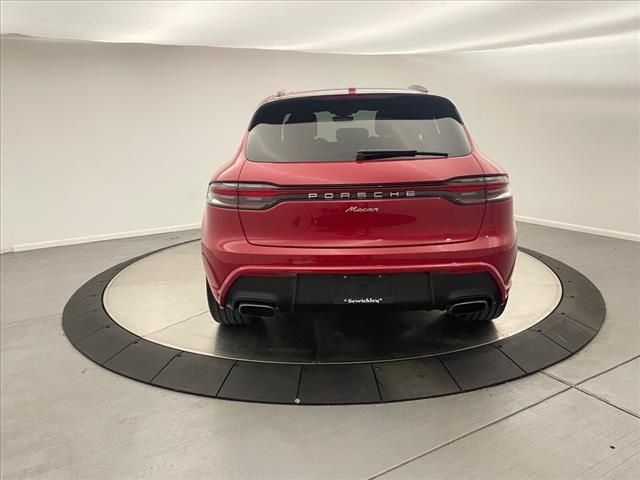 2024 Porsche Macan Base