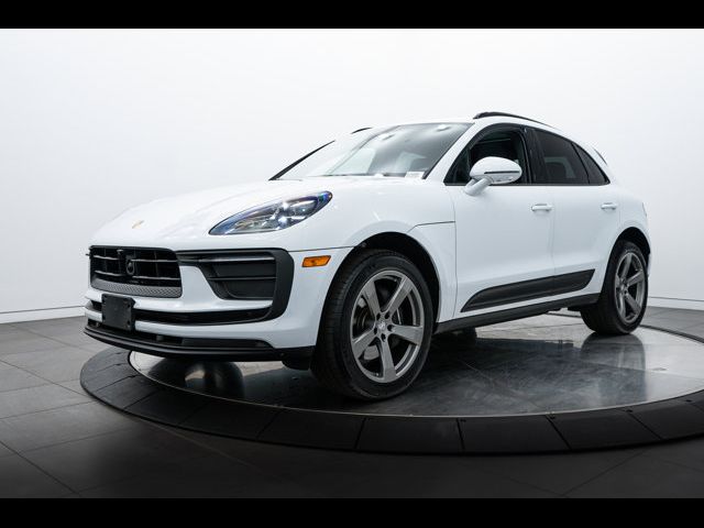 2024 Porsche Macan Base