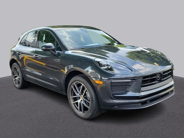 2024 Porsche Macan Base