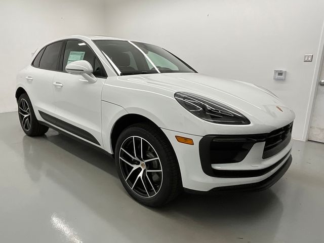 2024 Porsche Macan Base