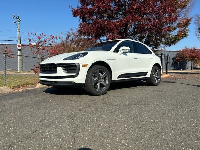 2024 Porsche Macan Base