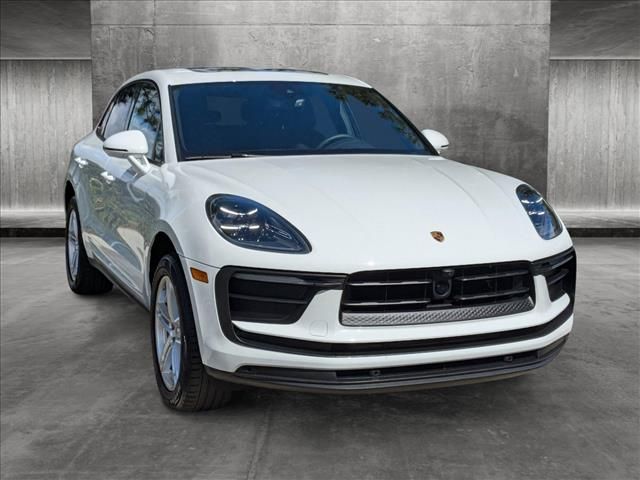 2024 Porsche Macan Base