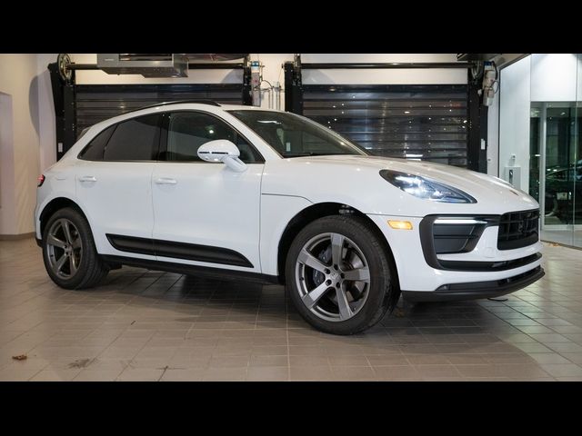 2024 Porsche Macan Base