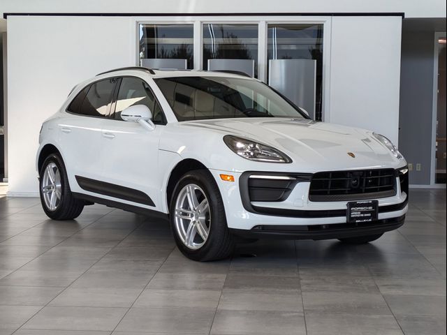 2024 Porsche Macan Base