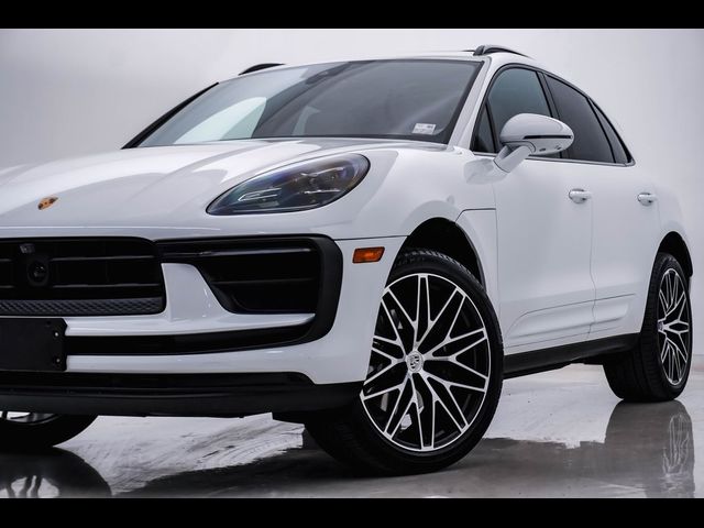 2024 Porsche Macan 