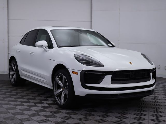 2024 Porsche Macan Base