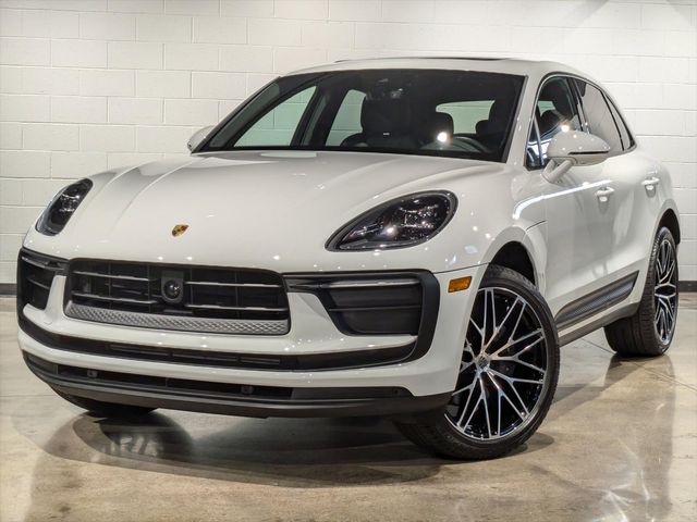 2024 Porsche Macan Base