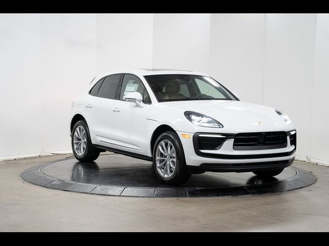 2024 Porsche Macan Base