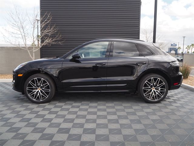 2024 Porsche Macan Base