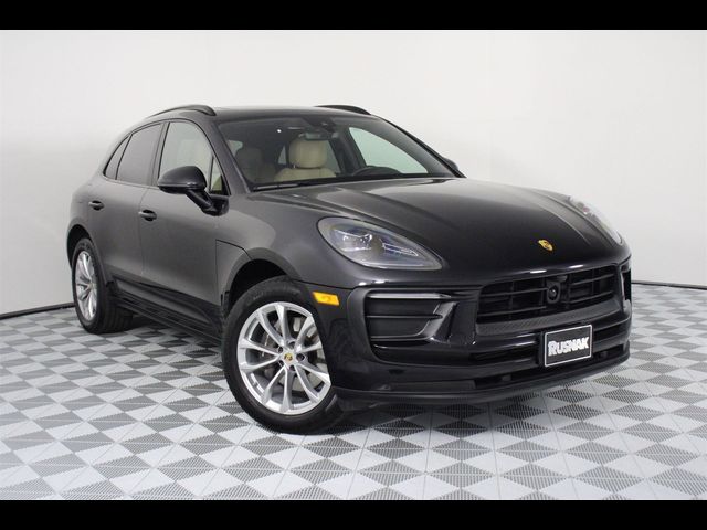 2024 Porsche Macan Base