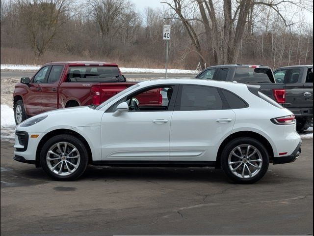 2024 Porsche Macan Base