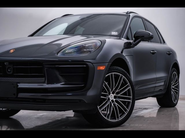 2024 Porsche Macan 