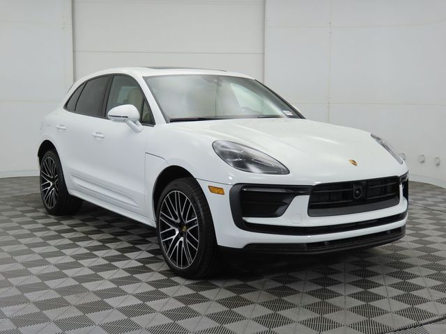 2024 Porsche Macan Base