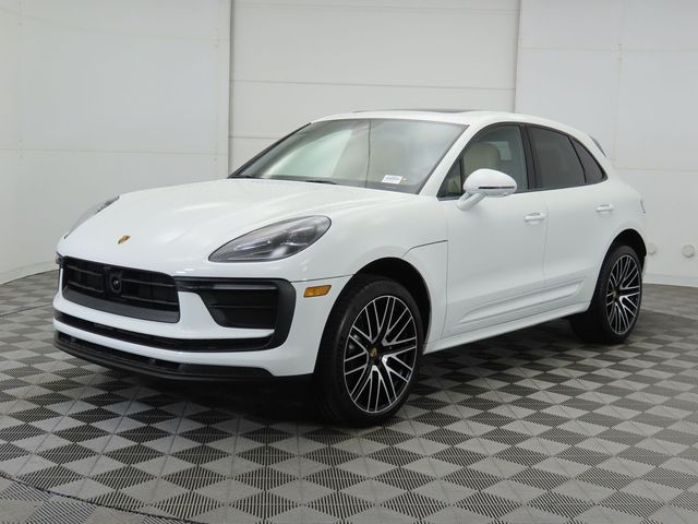 2024 Porsche Macan Base