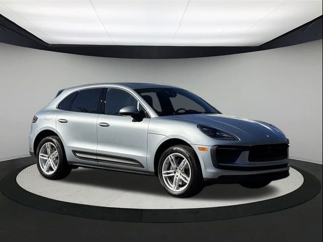 2024 Porsche Macan 