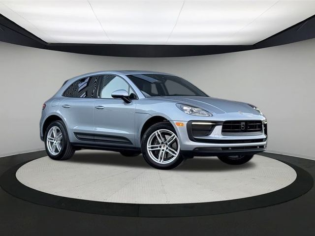 2024 Porsche Macan 