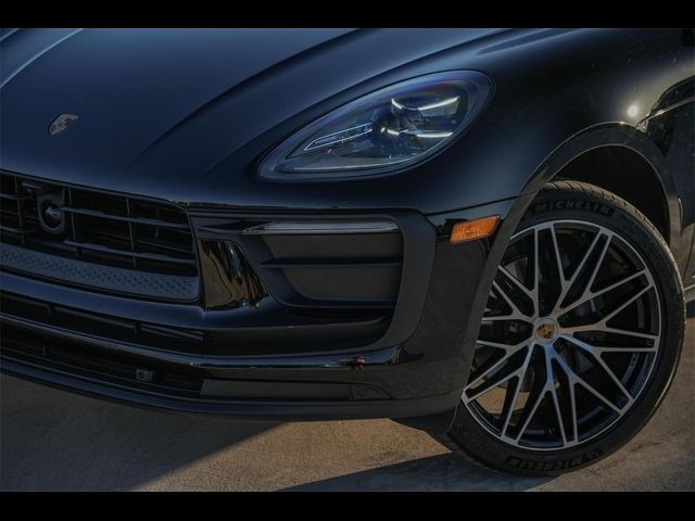 2024 Porsche Macan Base