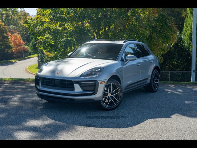 2024 Porsche Macan 