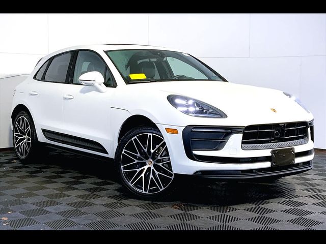 2024 Porsche Macan Base