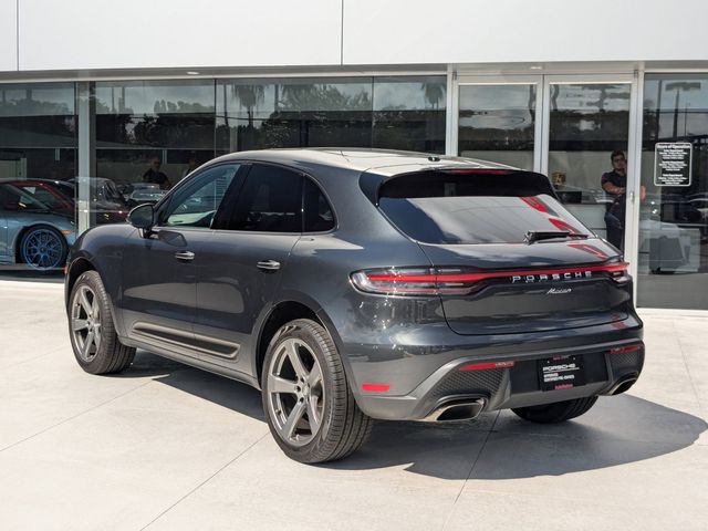 2024 Porsche Macan Base