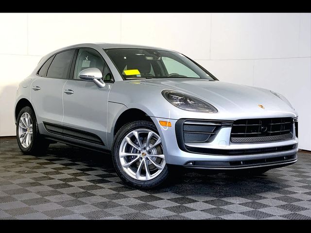 2024 Porsche Macan Base