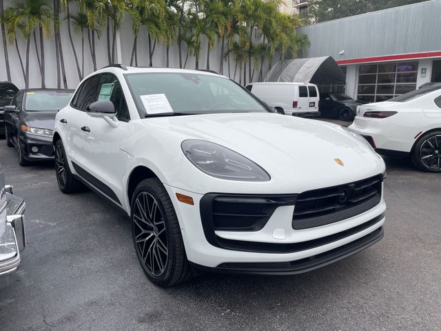 2024 Porsche Macan Base