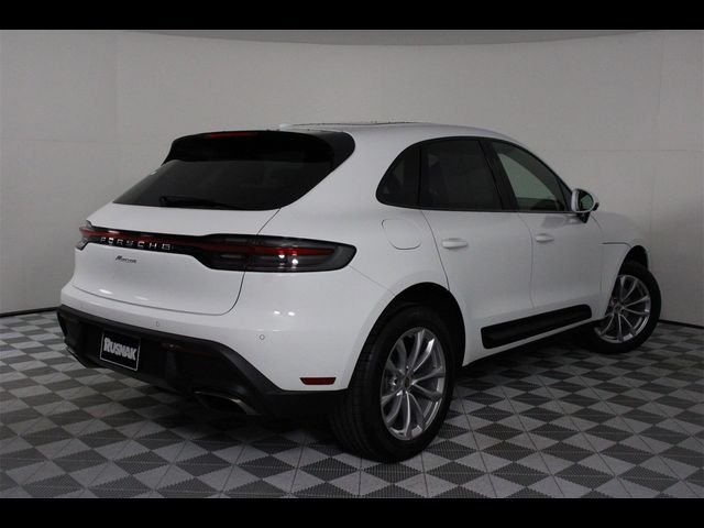 2024 Porsche Macan Base