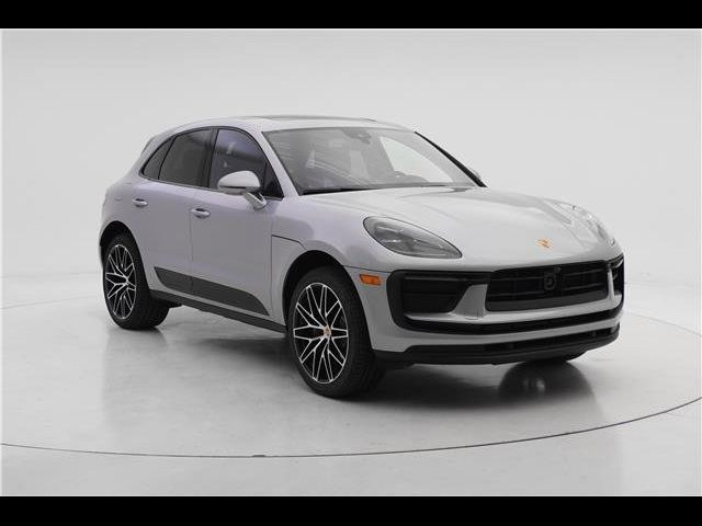 2024 Porsche Macan Base