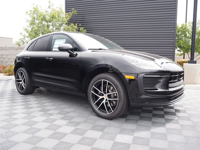 2024 Porsche Macan Base