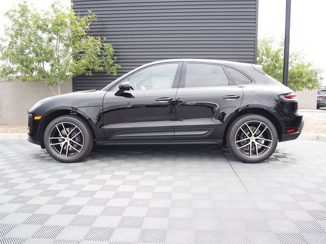 2024 Porsche Macan Base