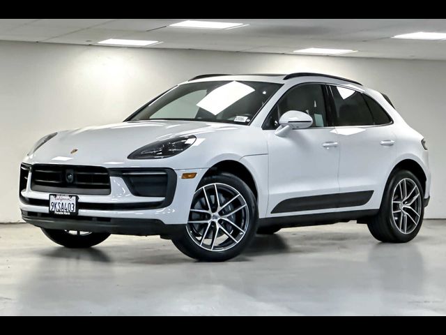 2024 Porsche Macan Base